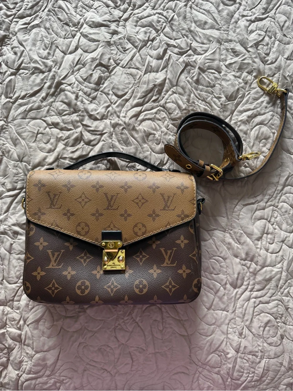 Two-Tone Shoulder Bag in Brown/Tan